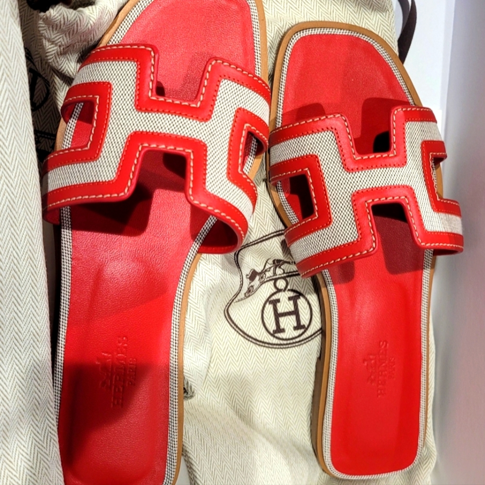 Authentic Hermes Oran Red leather and beige fabric